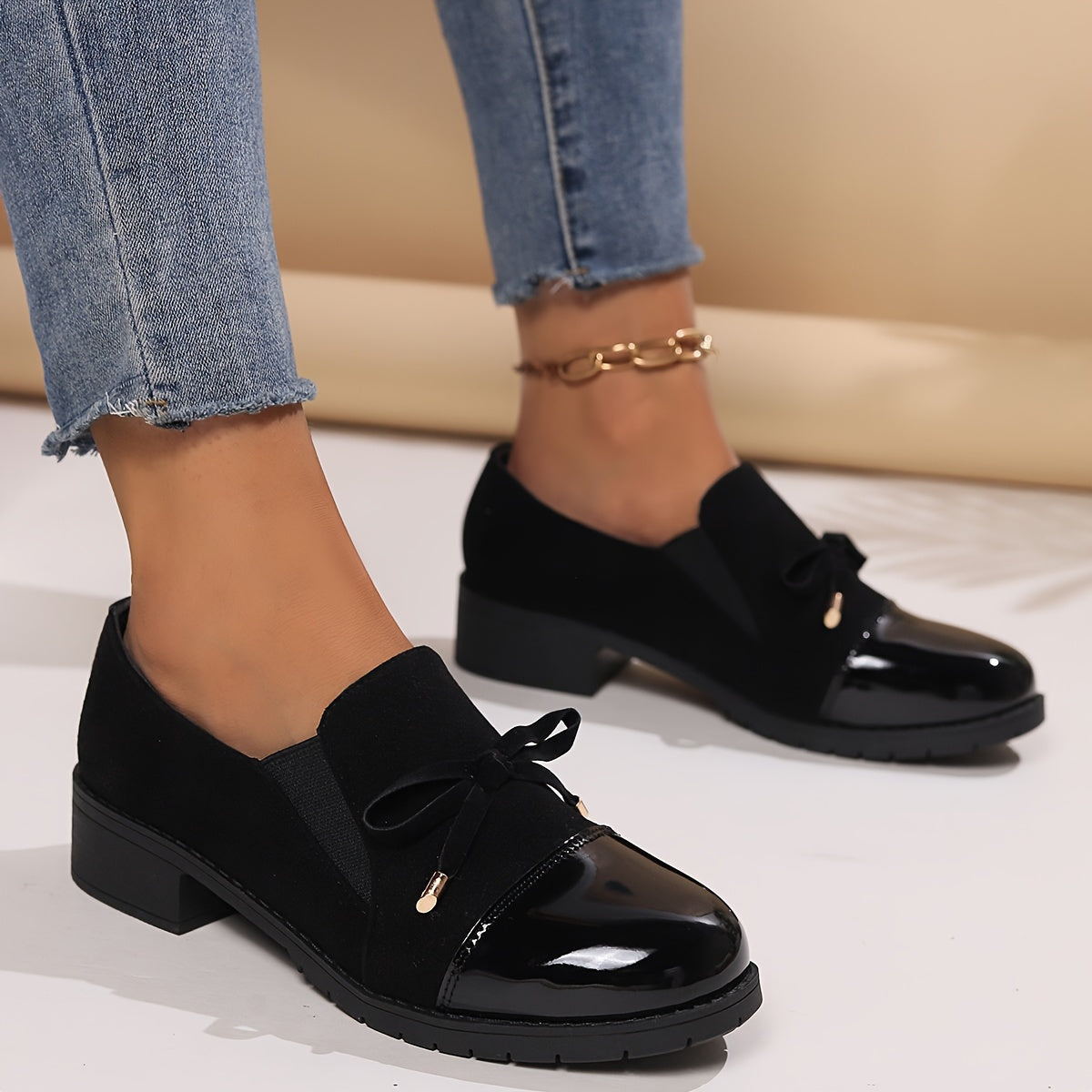 DELACROIX | Mocassins pour femme en cuir verni avec nœud Camille