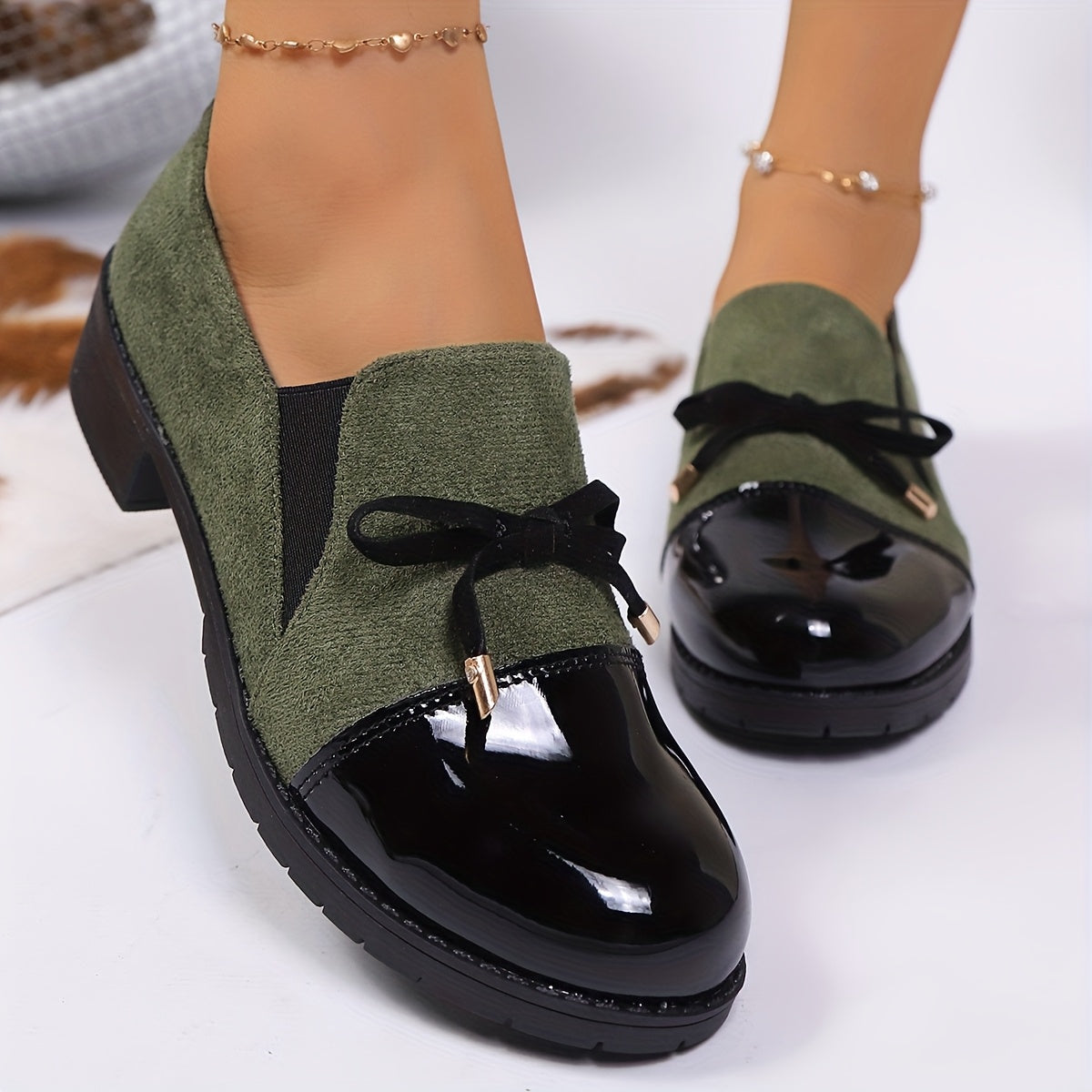 DELACROIX | Mocassins pour femme en cuir verni avec nœud Camille