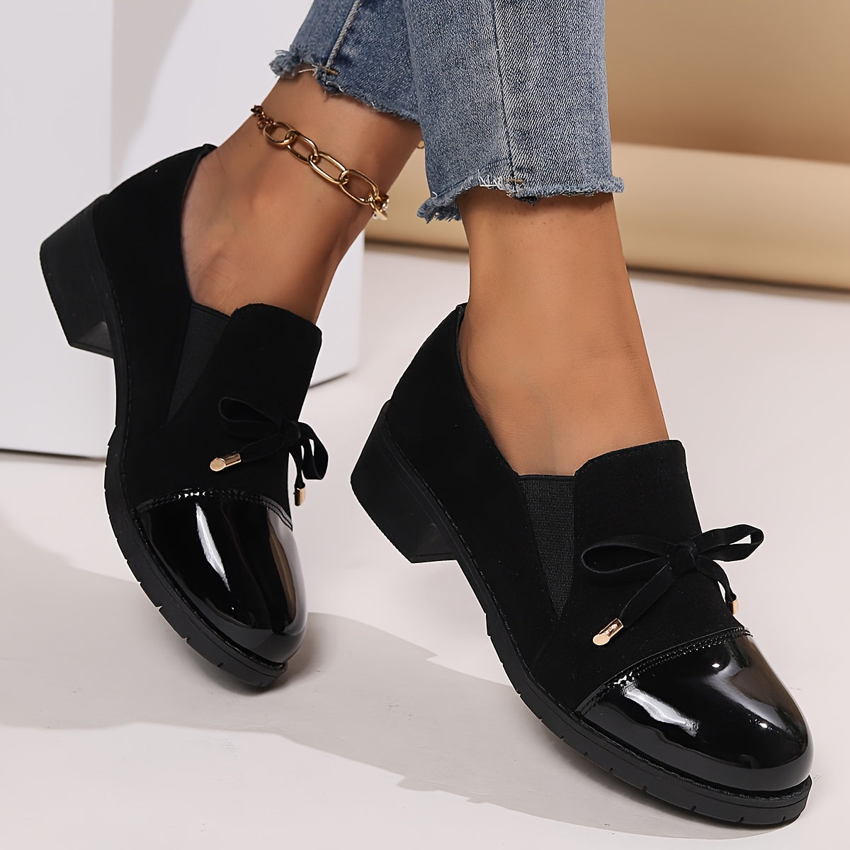 DELACROIX | Mocassins pour femme en cuir verni avec nœud Camille
