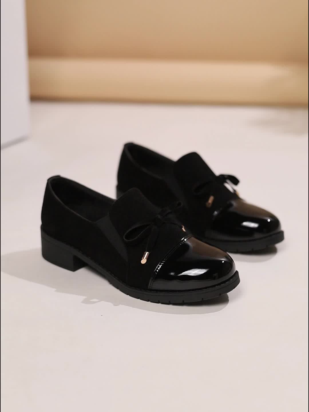 DELACROIX | Mocassins pour femme en cuir verni avec nœud Camille